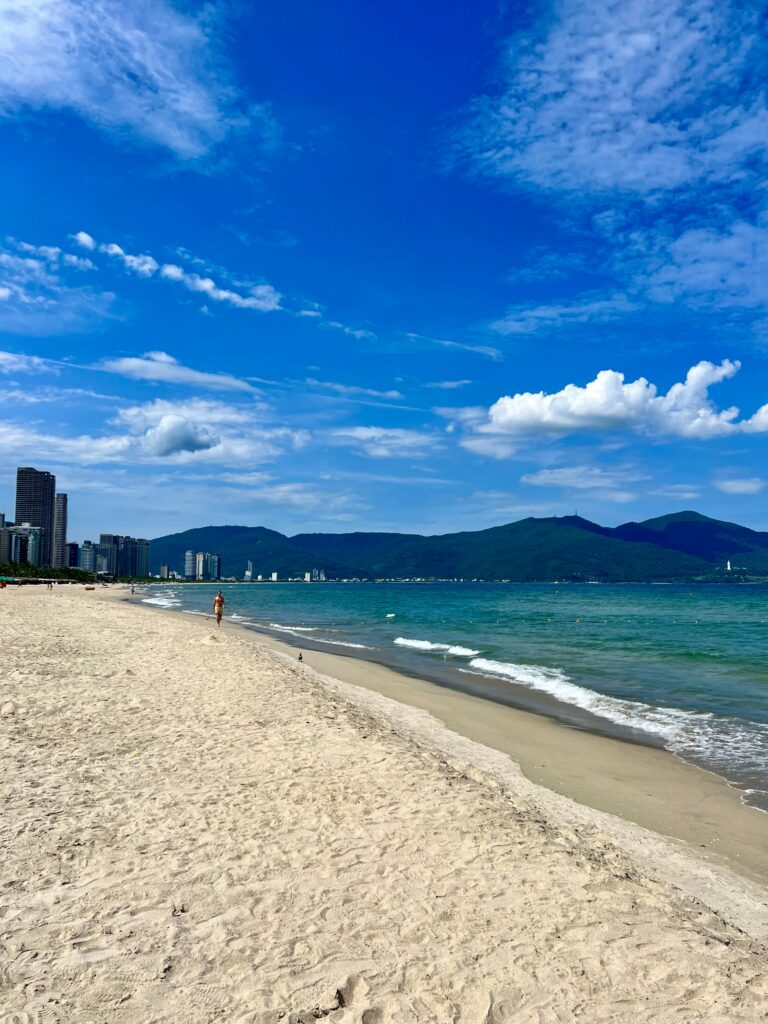 ダナンの海